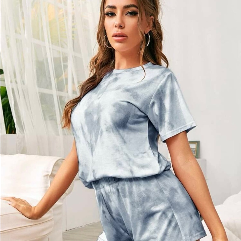 Gray and white tie dye lounge set